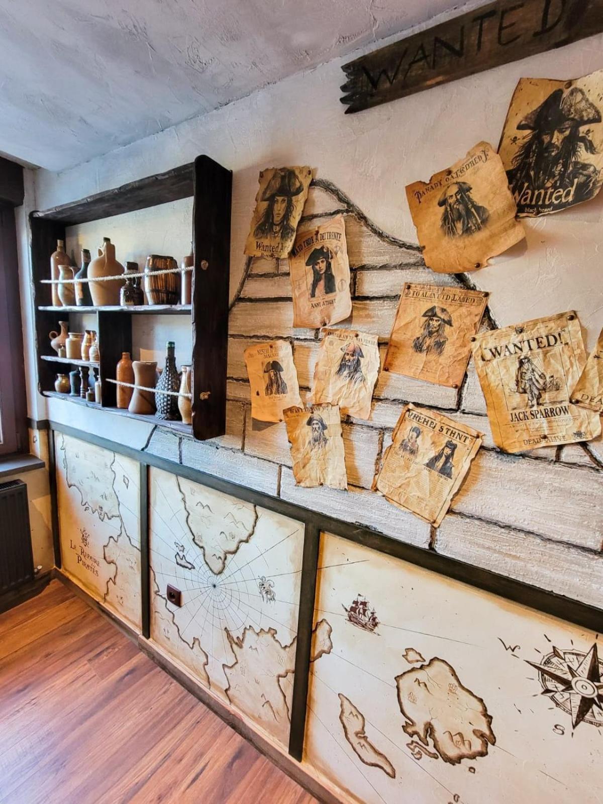 Le Repaire Des Pirates Logement Magique Sainte-Croix-en-Plaine Exterior foto